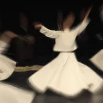 السفر الصوفي وبناء الإنسان: من رحلة الأبدان إلى سفر القلوب والوجدان