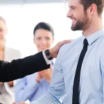 التعارف العادل بين تقدير الذات وشكر الغير