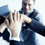 الفكر الأخلاقي المتقدم فكر يثق بالإنسان