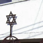 الواحديّة والتعدديّة بين "عزازيل" و"الصراطات المستقيمة"