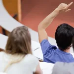 لماذا يتسع التشدد الديني والاجتماعي لدينا برغم ازدياد نِسب المتعلمين؟!