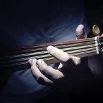 غياب الفنون أو تحريفها مستدلا بهما على تشوه الفهم للدين وسوء تطبيقه