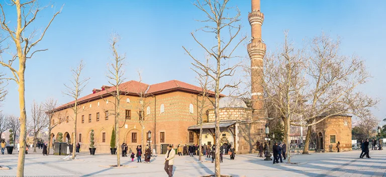 الإدارة المجتمعية للشأن الديني: من التدين السياسي إلى التدين المجتمعي