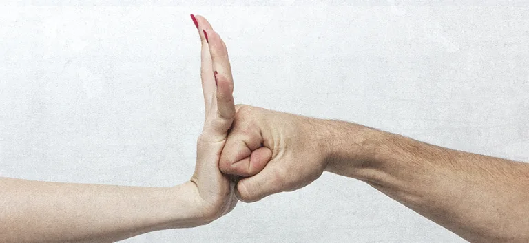 جـدل الجـنـدر: هل نضال المرأة يبقى ضد الذكورية أم سينتقل ضد تكنولوجيا الاستنساخ؟