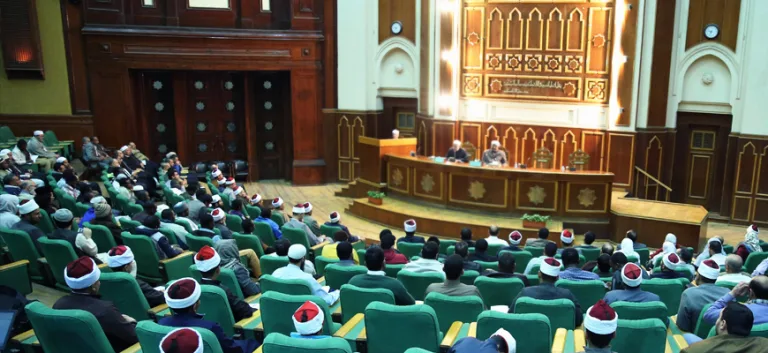 الخطاب الديني الرسمي: جمود وتطرف