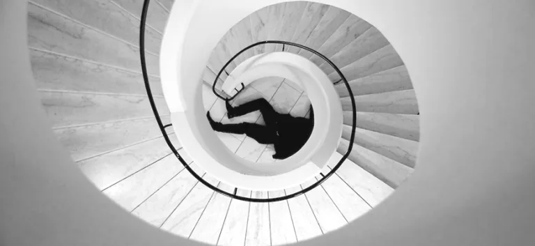 تفاهة القتل.. أو هل ثمّة فرق بين الإرهاب الديني والعدميّة الأوروبية؟