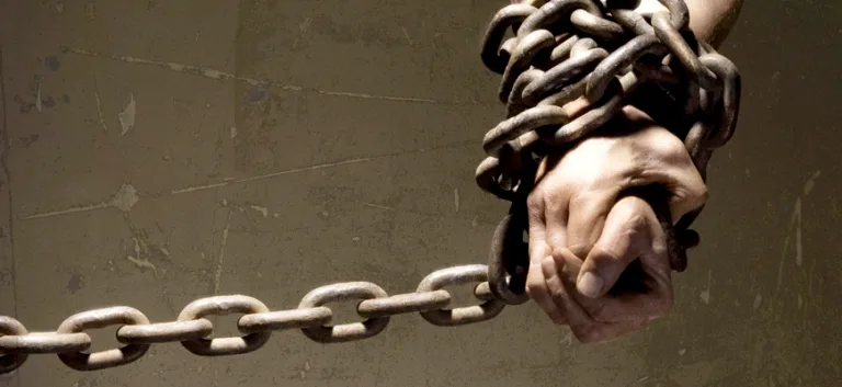 شعوب في الأسر أو اعتقال المكان وموت السياسة