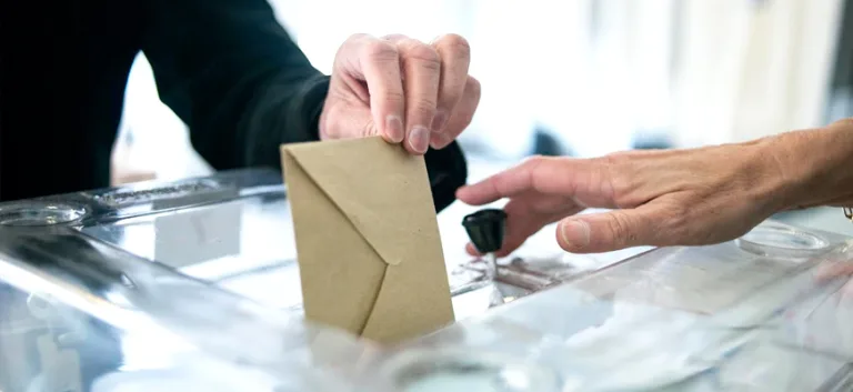 الإسلام والديمقراطية الليبرالية: لمحة  تاريخية