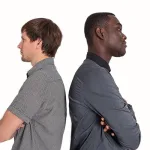 الجدل الديني إذ يتحول إلى صراع اجتماعي وأسري بدلا من التنوع والفردانية!