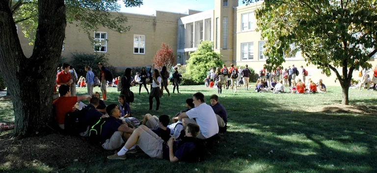 المعتقد والمواطنة: أيّة علاقة؟ جواب الفيلسوف الفرنسي "أليكسي دوتوكفيل" والنموذج الأمريكي