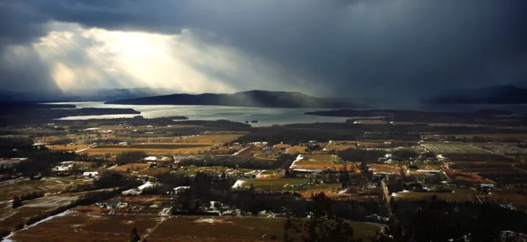 نزع الاستعمار عن المعارف ونظرياته المسافرة