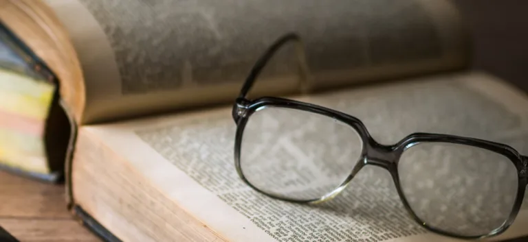 المثقّف والسلطة: علاقة حياد أم انقياد؟