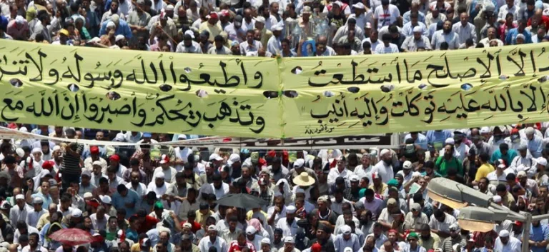 علاقة الديني بالسياسي في المجتمعات الإسلاميَّة وأثره على الفكر السياسي والعقائدي