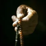 تجربة الإيمان بين الإطلاق والنسبيّة في المدوّنة الصوفيّة