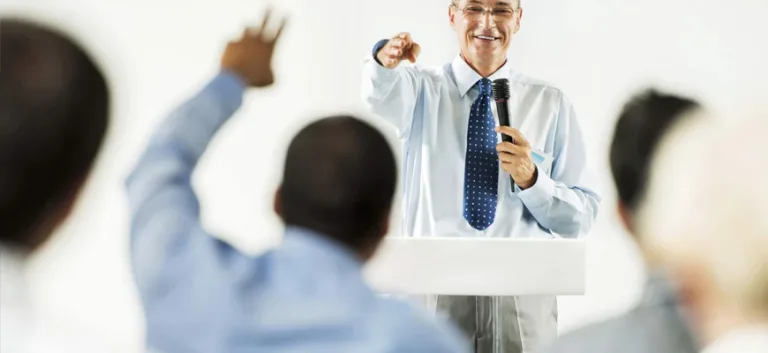 الخطاب والتواصل