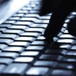 صراع الأصوليّات المتطرّفة على الفضاء الافتراضيّ