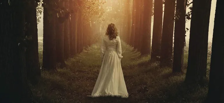 المرأة بين مطرقة التقاليد وسندان التنميط