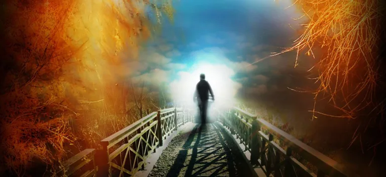 ما الفرق بين أن نحيا وأن نعيش؟