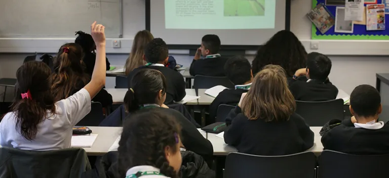 تعليم الوقائع الدينية  حسب المنظورات الأوروبية