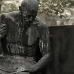 اسم الفيلسوف عند العرب بين «أعلى العليّين» و«أسفل السَّافلين»