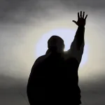 الإلحاد لا يقي من المثالية والغيبيات