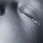 لماذا نبكي؟ أو في تخليـد الهشاشـة الإنسانيـة