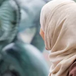 الممارسات الدينيّة في عصر علماني: المرأة التونسية المُحَجّبة أنموذجاً