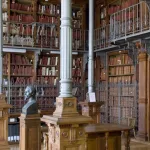 الأرشيف الكوني الأرشيف، الذاكرة، والهويَّة