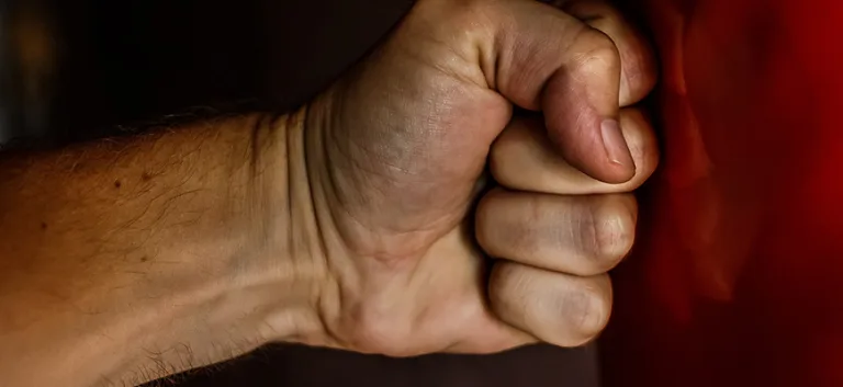 في شرعيّة العنف: عن فانون وحال العرب المأزوم