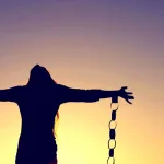 حنة آرنت؛ ما تعنيه الحرية والثورة حقيقةً: أفكار حول الفقر والبؤس وثورات التاريخ العظيمة