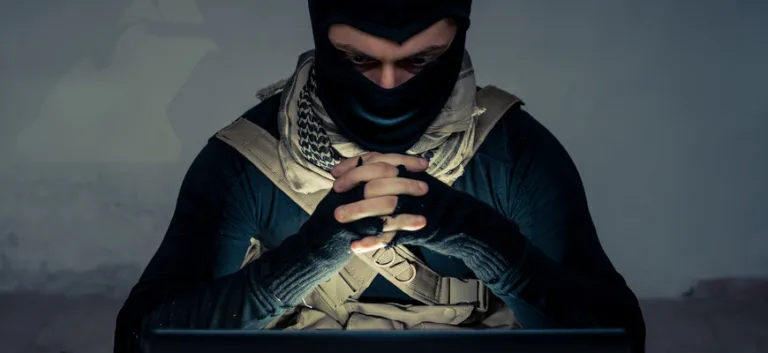 وظائف مواقع التواصل الاجتماعي في الخطاب الإرهابي: الاستمالة والتجنيد والتنسيق… توظيفا لآليات الخطاب الشفهي