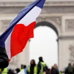 الاحتكام إلى الشارع الفرنسي