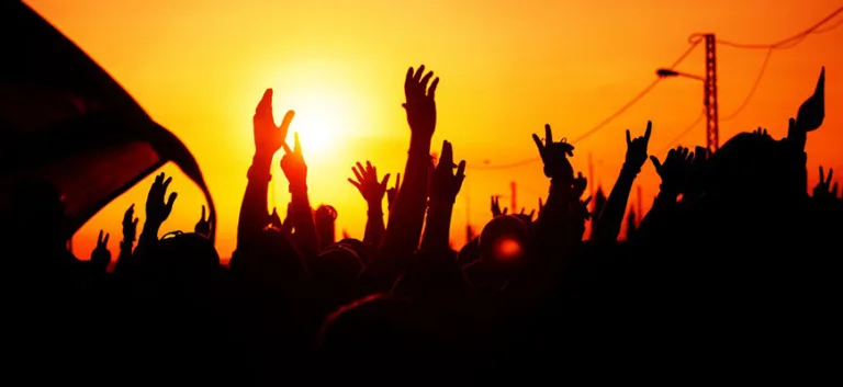 أوهام ثوريّة