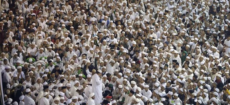 التدين الكرنفالي في السياق العربي والإسلامي: من الصلاة إلى الاعتكاف (الجزء الثالث)