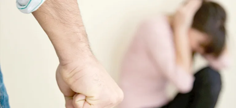 العنف الجندري: أُمية نَسَوية رجولية بين التطبيع والتمَأْسس