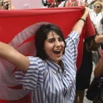 المرأة والمشاركة السياسيّة في تونس: قراءة في واقع المعيش وتحدّيات المشاركة