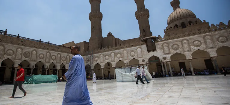 المؤسّسة الدينيّة والعنف الرمزيّ الآخر في خطاب الفقيه المعاصر