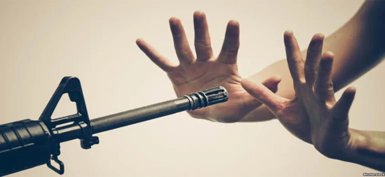 في الصناعة الاجتماعية للهويات الدينية المتعصّبة