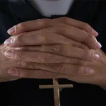 الصلاة عند المسيحيّين: تسبيح للربّ واستجابة لأشواق القلب