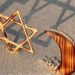 الدين في قلب المجتمع: أسئلة مفتوحة: وفقًا للأديان التوحيدية، نحن جميعًا سواسية