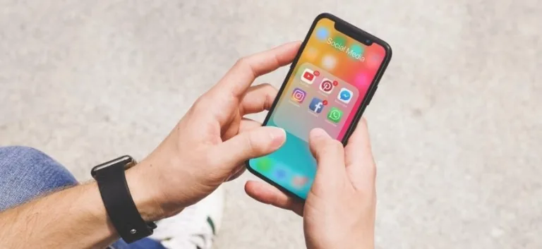 سلطة «الفايك نيوز» والكذب في شبكات التّواصل الاجتماعيّ