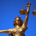 الليبرالية والقانون عند دووركين