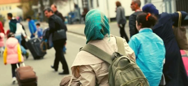 اللاجئون؛ بين آثار الحرب ومشكلات الاندماج!