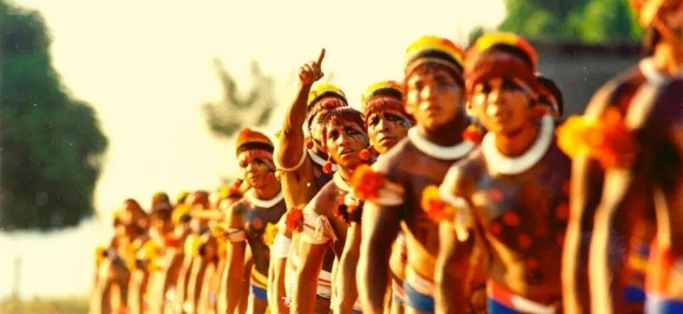 بيير كلاستر ومجتمعات اللادولة:   تقويض للمركزية الغربية، وتكريس لأنثروبولوجيا سياسية بحس تعددي