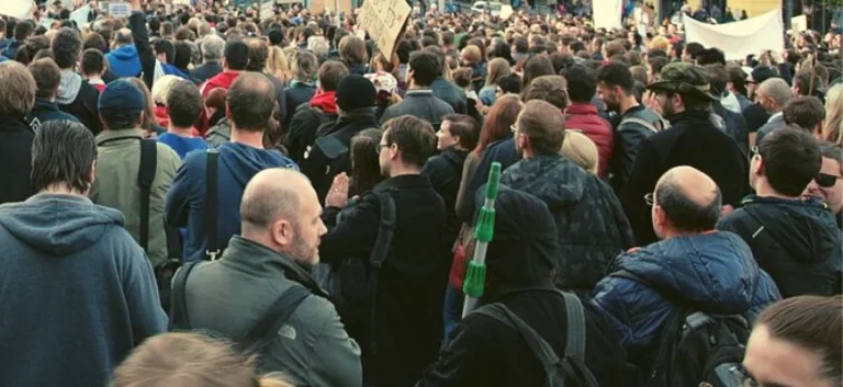 سؤال الهوية في عالم سكوني أزمة وجود