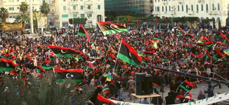 الإسلاميون والثورات العربية… فقه الفرصة والسقوط