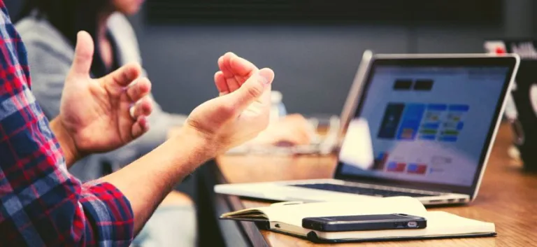 وسائل الإعلام في الدِّراسات الإسلاميَّة ودراسات المناطق اللِّقاءات الشَّخصيَّة