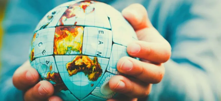 المباعدة في التواصل البينثقافي:  بول ريكور وتشارلز تايلور نموذجا