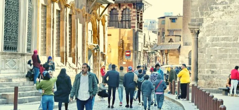 إعادة تعريف المجالات العموميَّة الإسلاميَّة