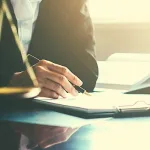 الوضعيـة القانونيـة بوصفهـا نظريـة للقواعـد عند هاربرت هارت